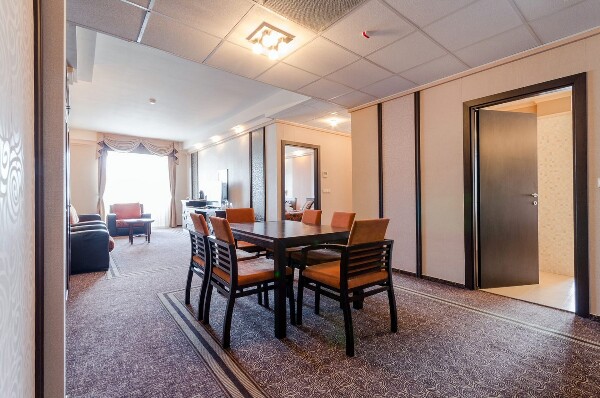 Hunguest Hotel Apollo, Suite