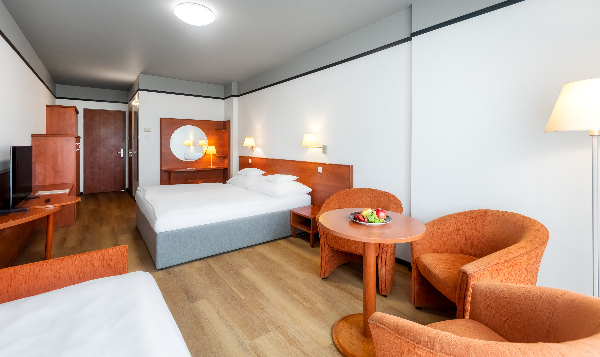 Hunguest Bük, Superior Doppelzimmer mit Zusatzbett (West Flügel) - mit Halbpension