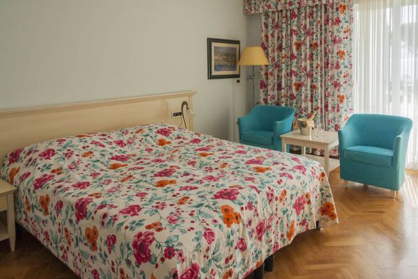 Hotel Miramar, Superior kétágyas szoba részleges kilátással a tengerre